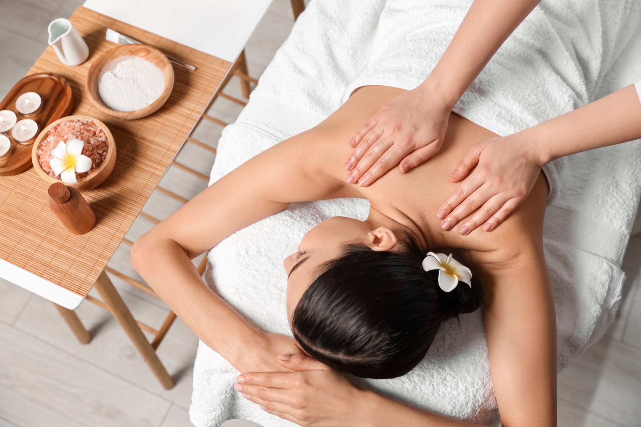 Relaxing back massage treatment